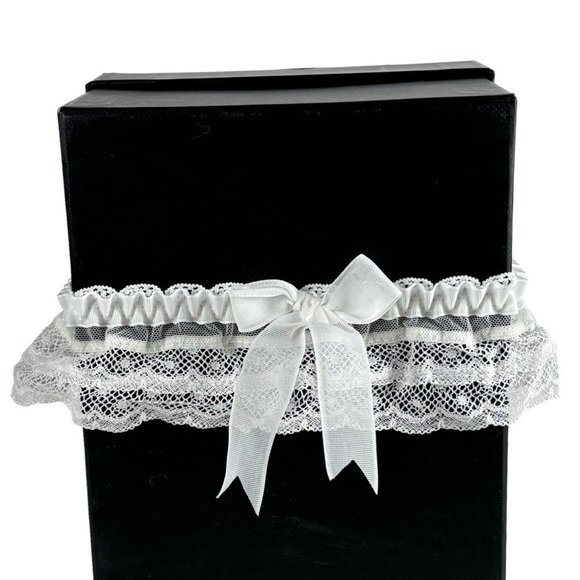 AGENT PROVOCATEUR WHITE LACE SEXY BRIDAL BEDROOM GARTER - Picture 3 of 9